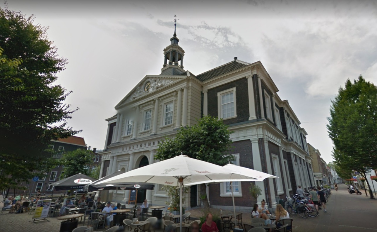 Screenshot de Bibliotheek Schiedam op Google Maps.